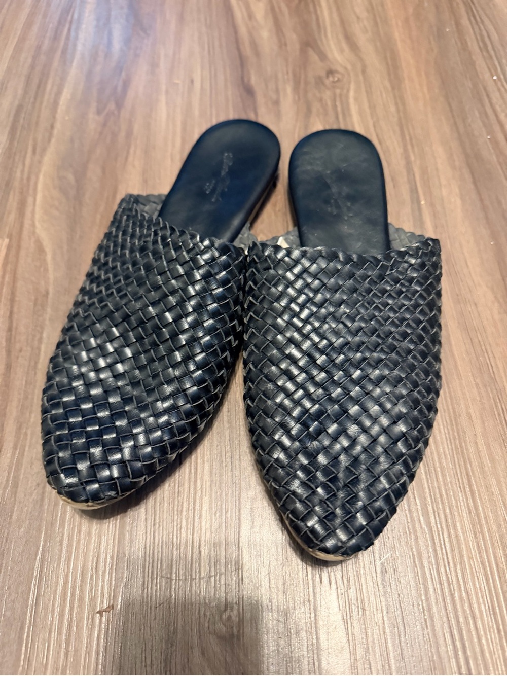 Universal Thread Black Woven Slide Mules